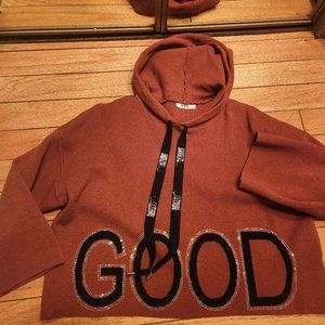 PULLOVER HOODIE